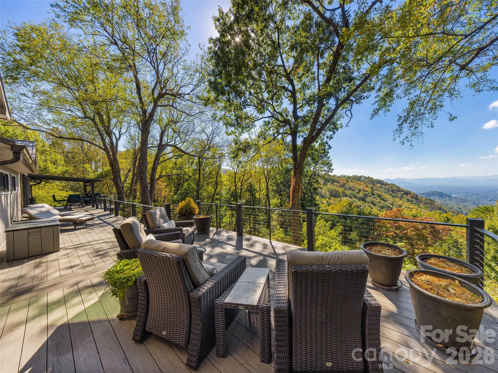 Gather, relax and enjoy - 21 Peach Knob Drive, Asheville
