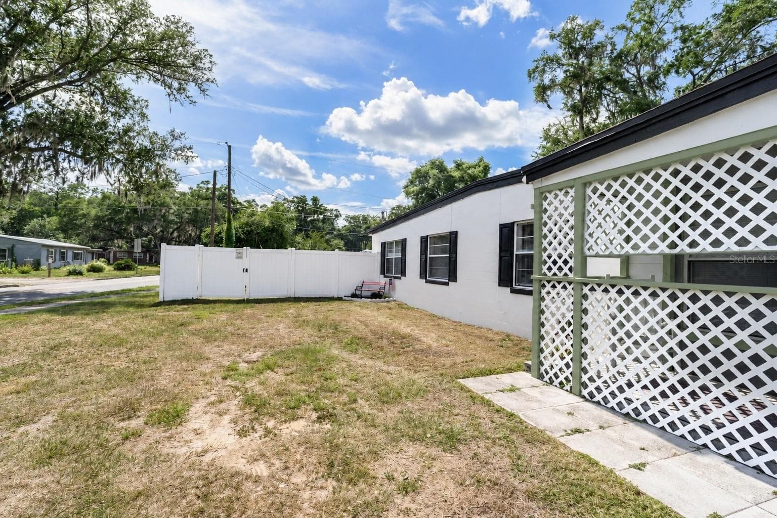 Corner lot - 3523 SE 6TH ST, OCALA