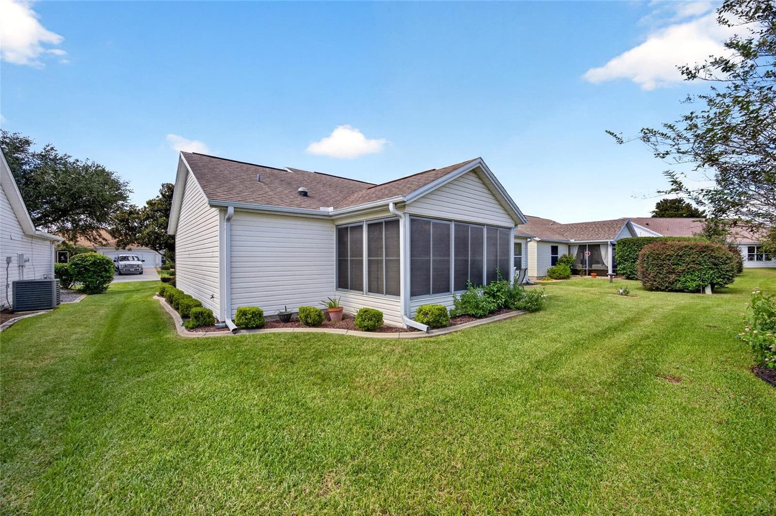 Back & Side Yards - 17739 SE 89TH KEATING TER, THE VILLAGES