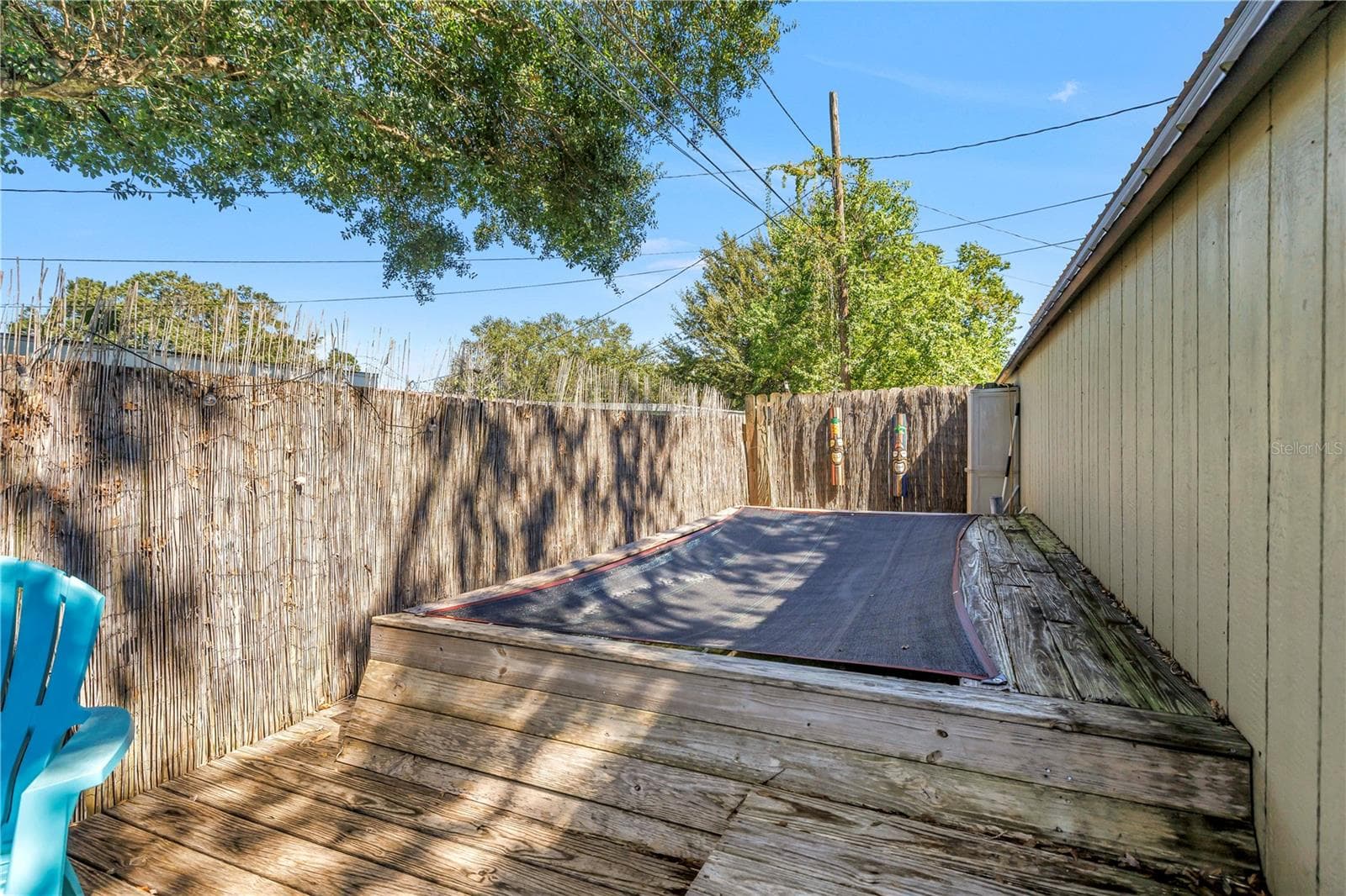 Vinyl pool, currently empty. it works, just currently not being enjoyed. - 2573 62ND TER N, ST PETERSBURG
