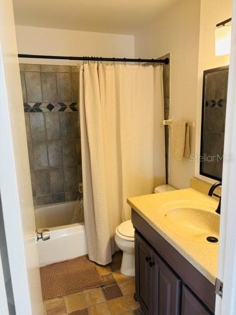 Guest Bathroom with Tub/shower combo - 104 CHESAPEAKE AVE #C6, TAMPA