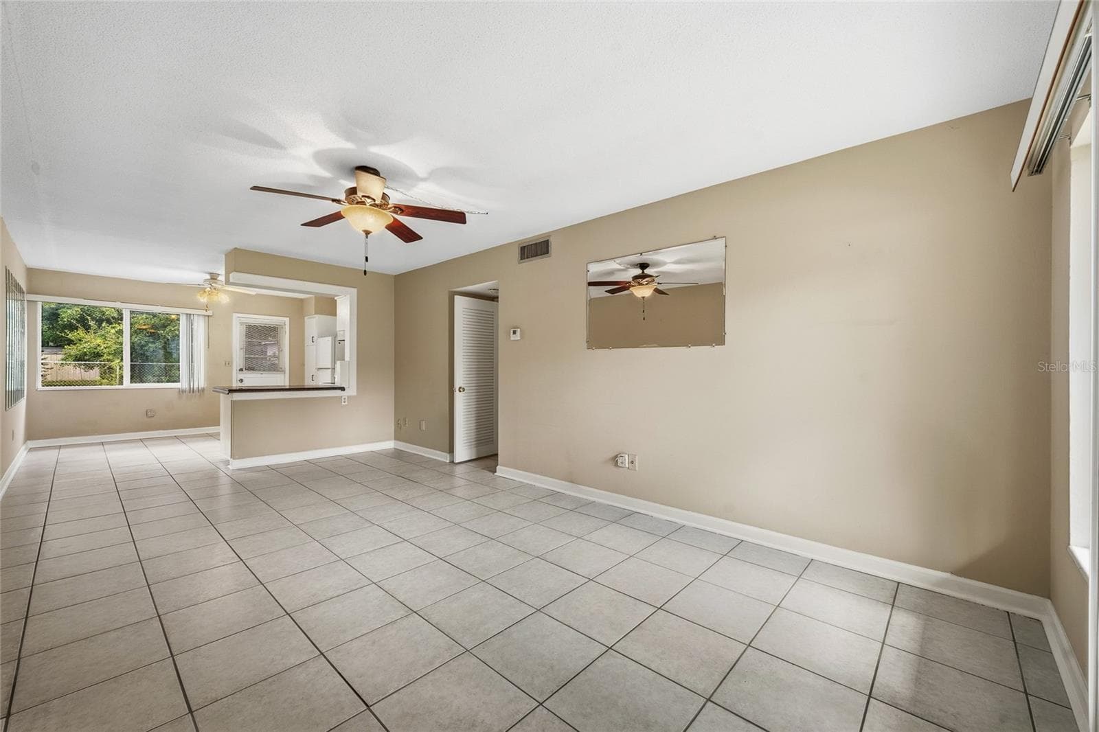 Condominium at 825 N PRIMROSE DR #111, ORLANDO, photo 3 of 28