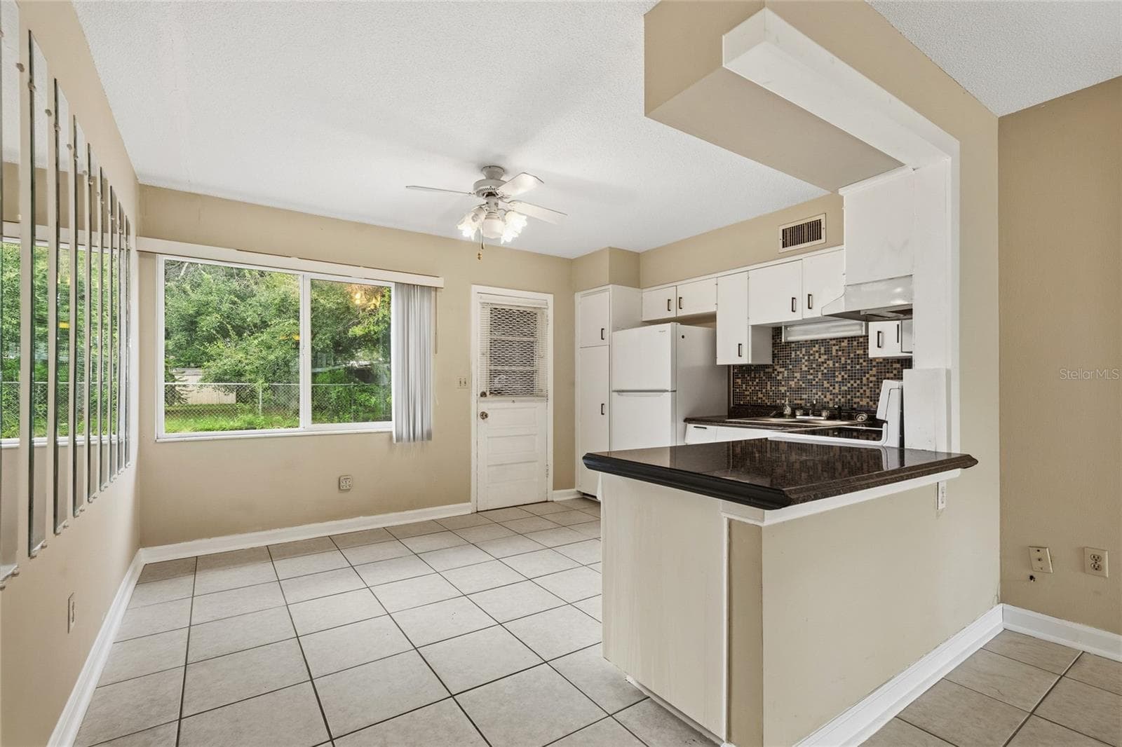 Condominium at 825 N PRIMROSE DR #111, ORLANDO, photo 8 of 28