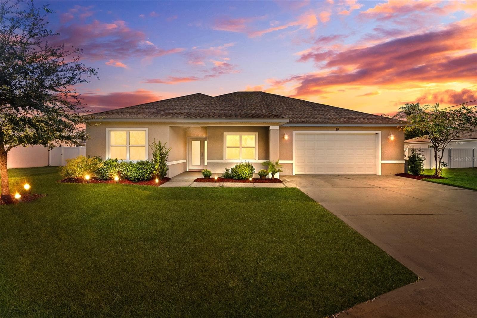Single Family Residence at 20 EVANSVILLE LN, PALM COAST, photo 2 of 48