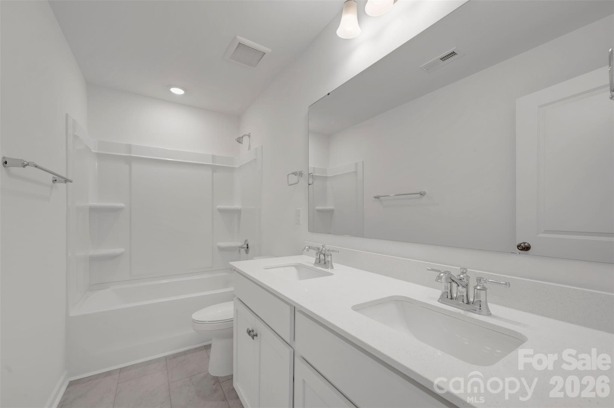 Secondary bathroom - 1414 Bucknell Street, Wingate
