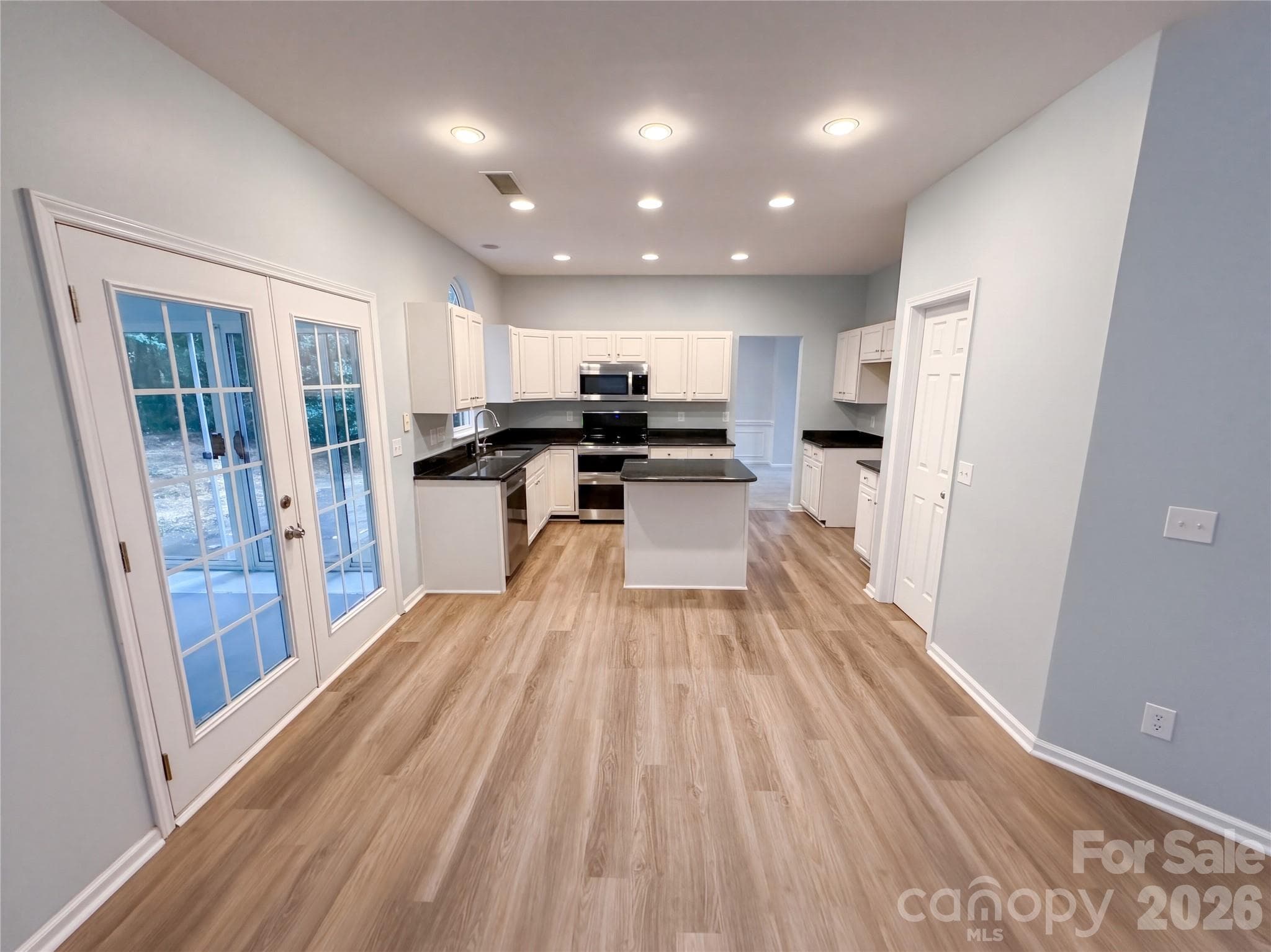 Single Family Residence at 9339 Autumn Applause Drive, Charlotte, photo 3 of 29