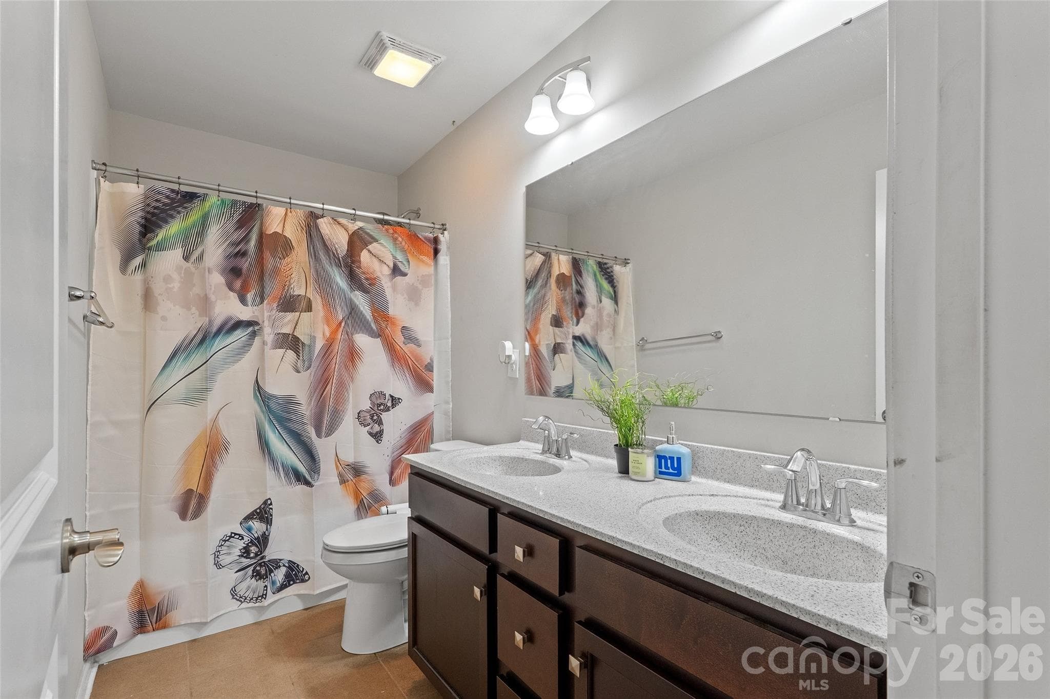 Hall Bath/2nd FL - 423 Crisfield Court, York