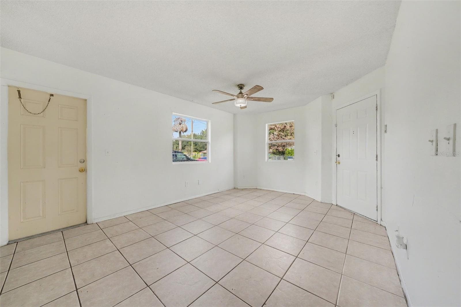 Single Family Residence at 2541 CRAWFORD DR, SANFORD, photo 9 of 26