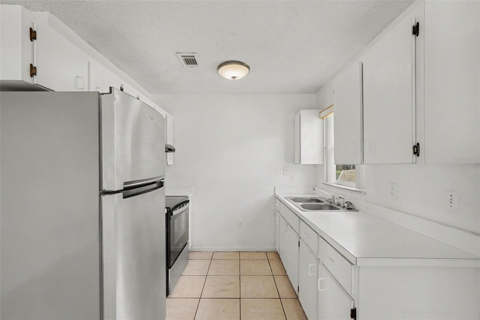 Single Family Residence at 2541 CRAWFORD DR, SANFORD, photo 10 of 26