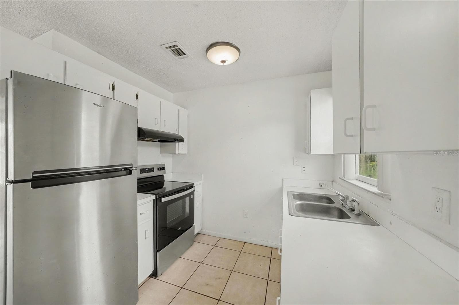 Single Family Residence at 2541 CRAWFORD DR, SANFORD, photo 11 of 26