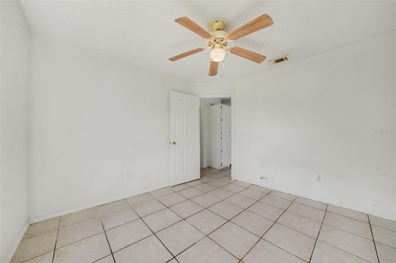 Single Family Residence at 2541 CRAWFORD DR, SANFORD, photo 15 of 26
