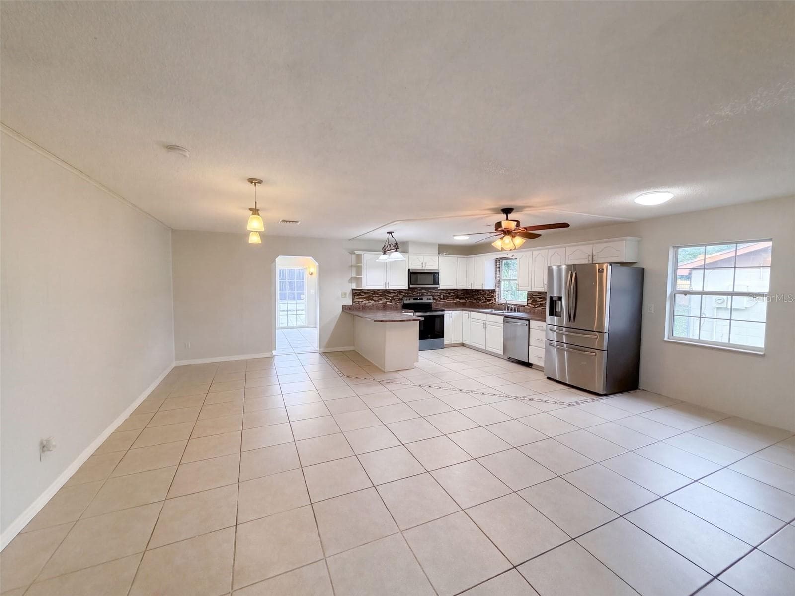 Single Family Residence at 904 SPRING CREEK DR, OCOEE, photo 4 of 37
