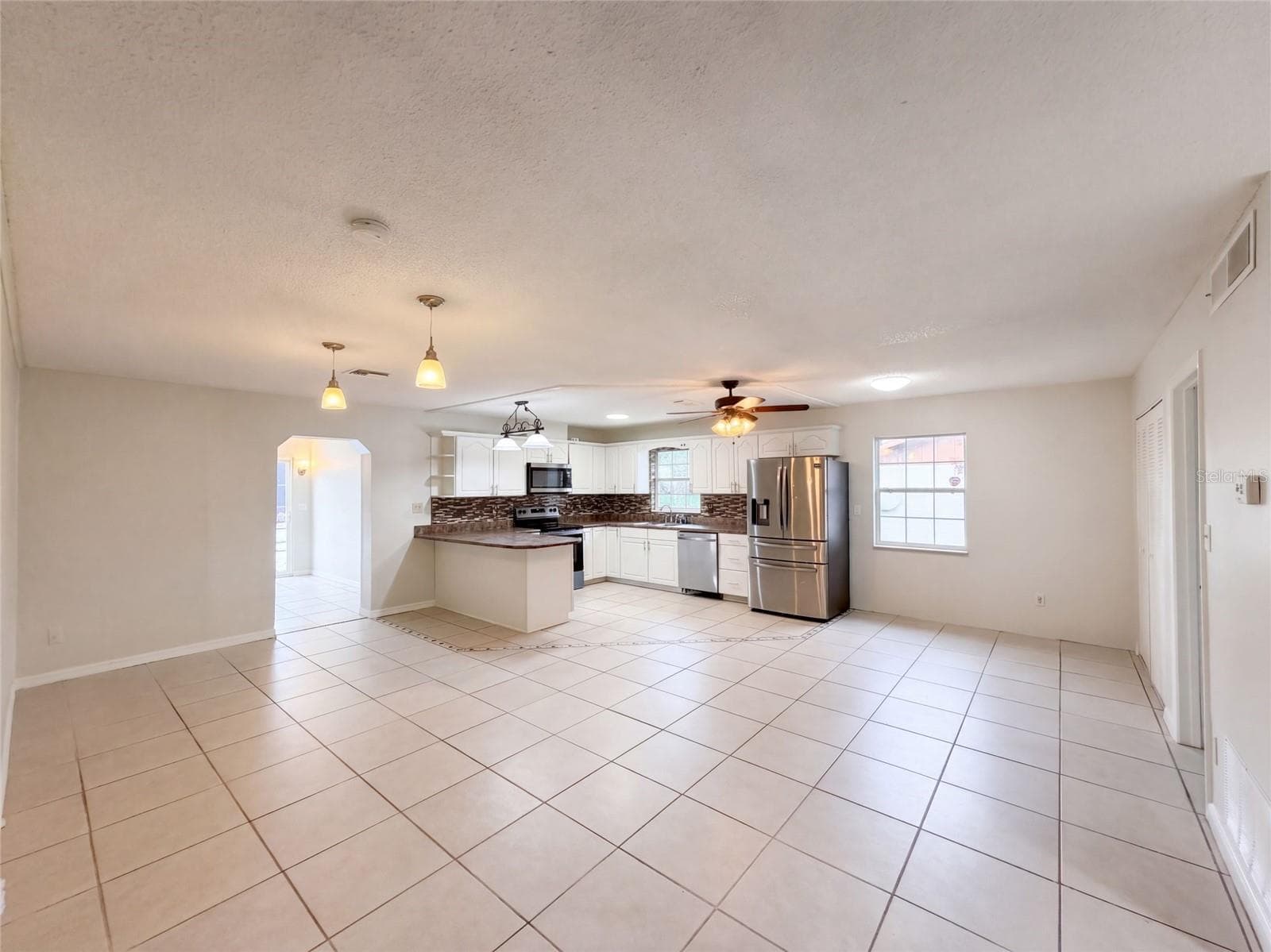 Single Family Residence at 904 SPRING CREEK DR, OCOEE, photo 7 of 37