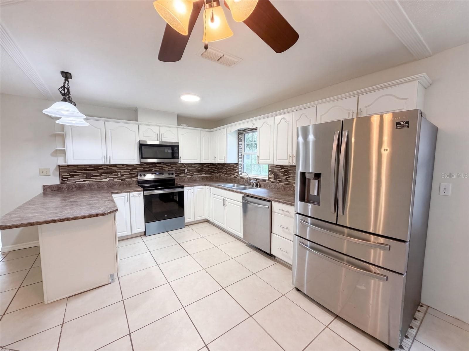 Single Family Residence at 904 SPRING CREEK DR, OCOEE, photo 8 of 37