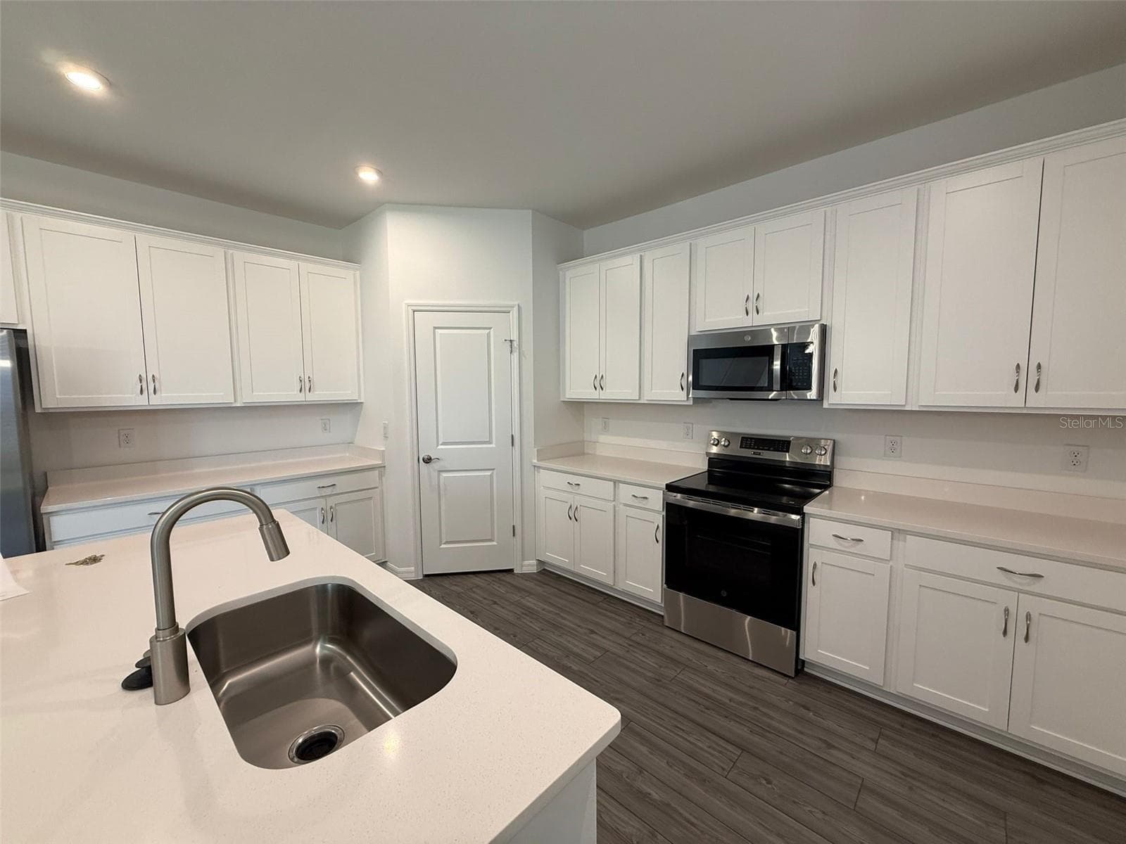 Single Family Residence at 3565 DAHLIA DR, HAINES CITY, photo 2 of 31