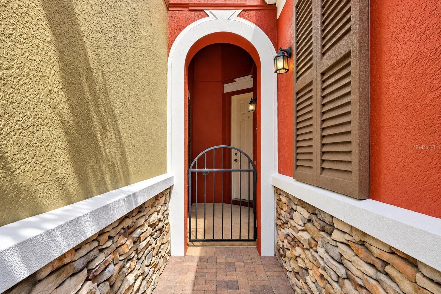 Townhouse at 9649 SILVER BUTTONWOOD ST, ORLANDO, photo 3 of 36