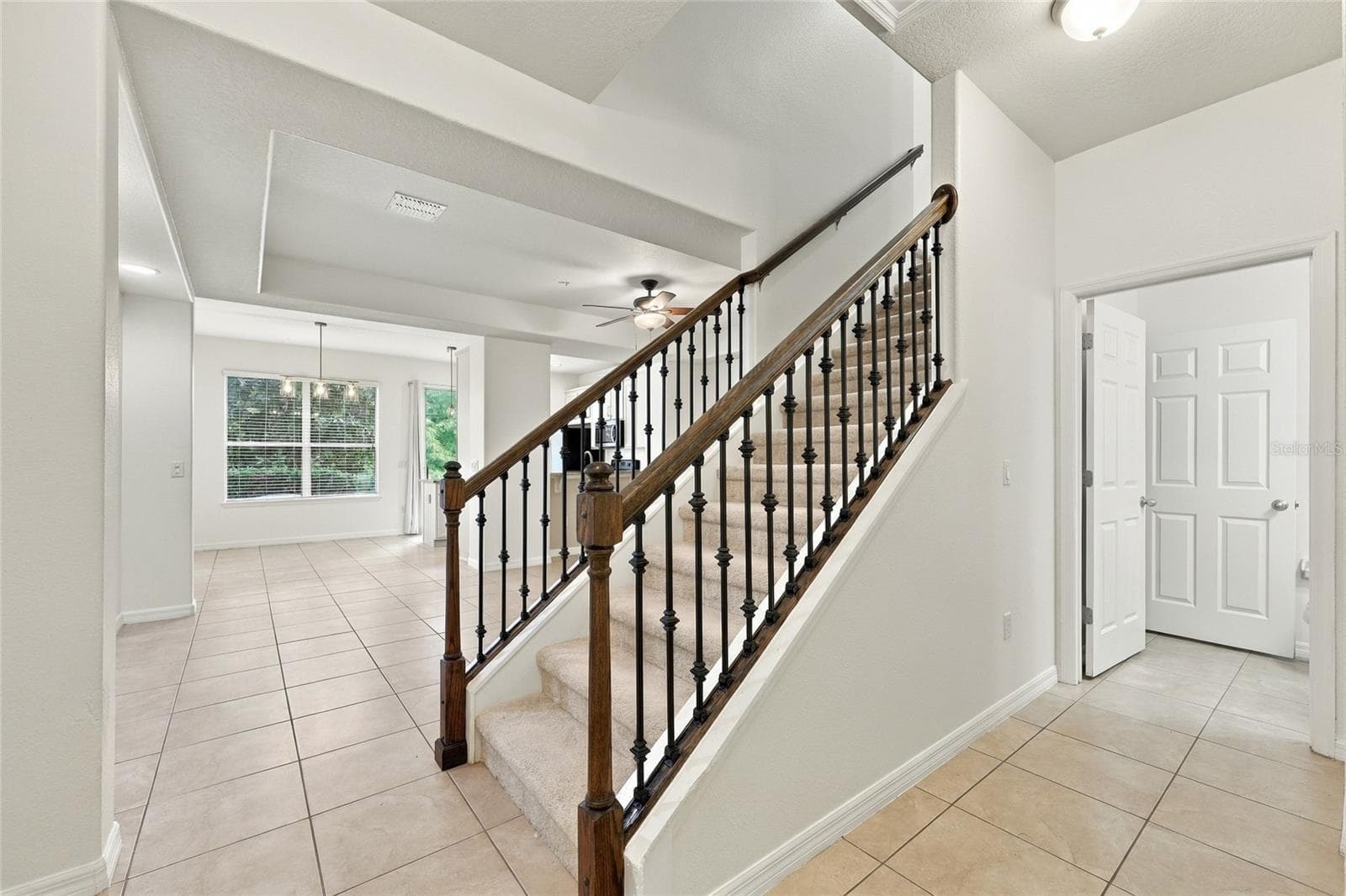 Townhouse at 9649 SILVER BUTTONWOOD ST, ORLANDO, photo 4 of 36