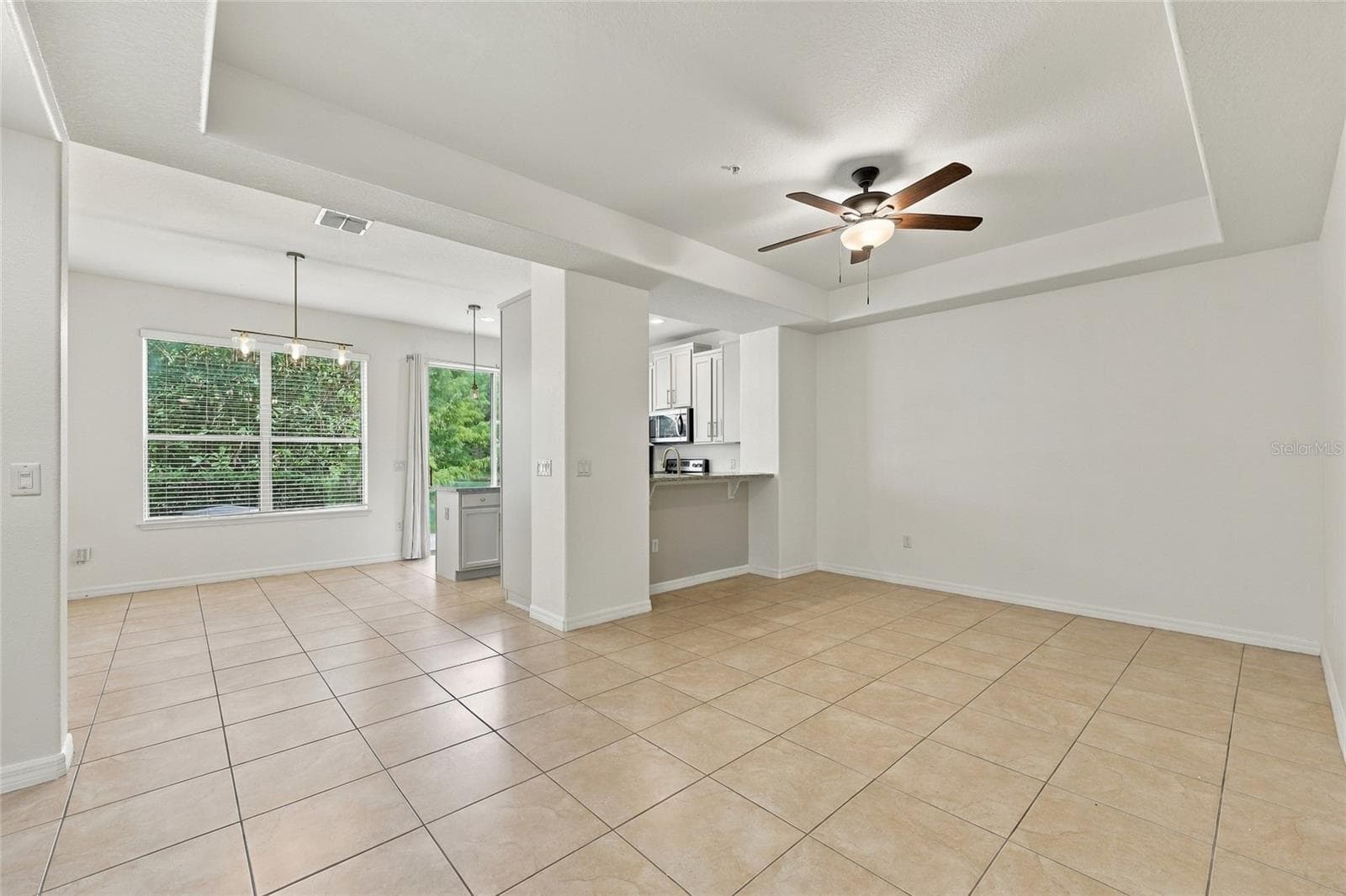 Townhouse at 9649 SILVER BUTTONWOOD ST, ORLANDO, photo 5 of 36