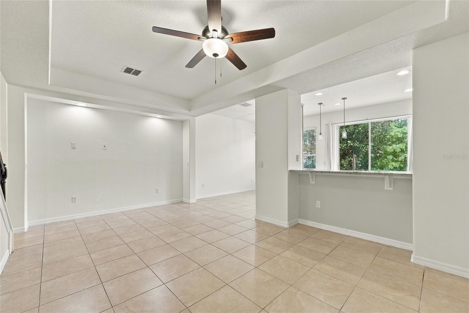 Townhouse at 9649 SILVER BUTTONWOOD ST, ORLANDO, photo 6 of 36