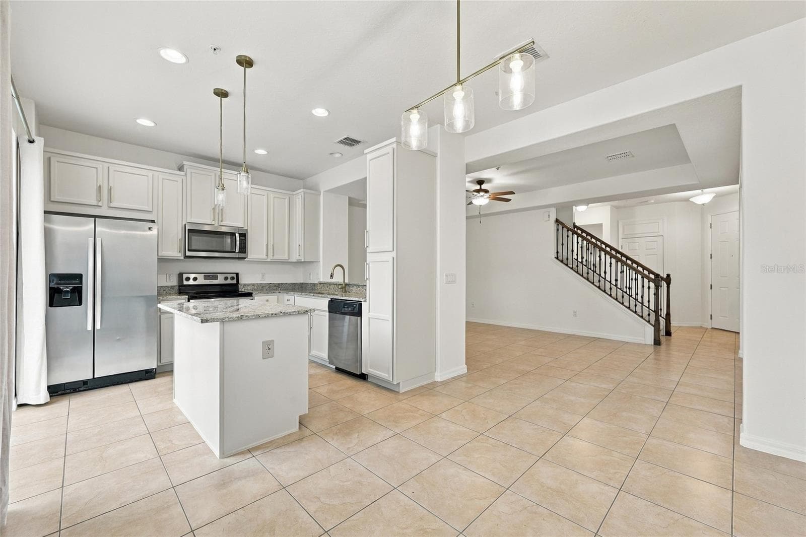 Townhouse at 9649 SILVER BUTTONWOOD ST, ORLANDO, photo 7 of 36