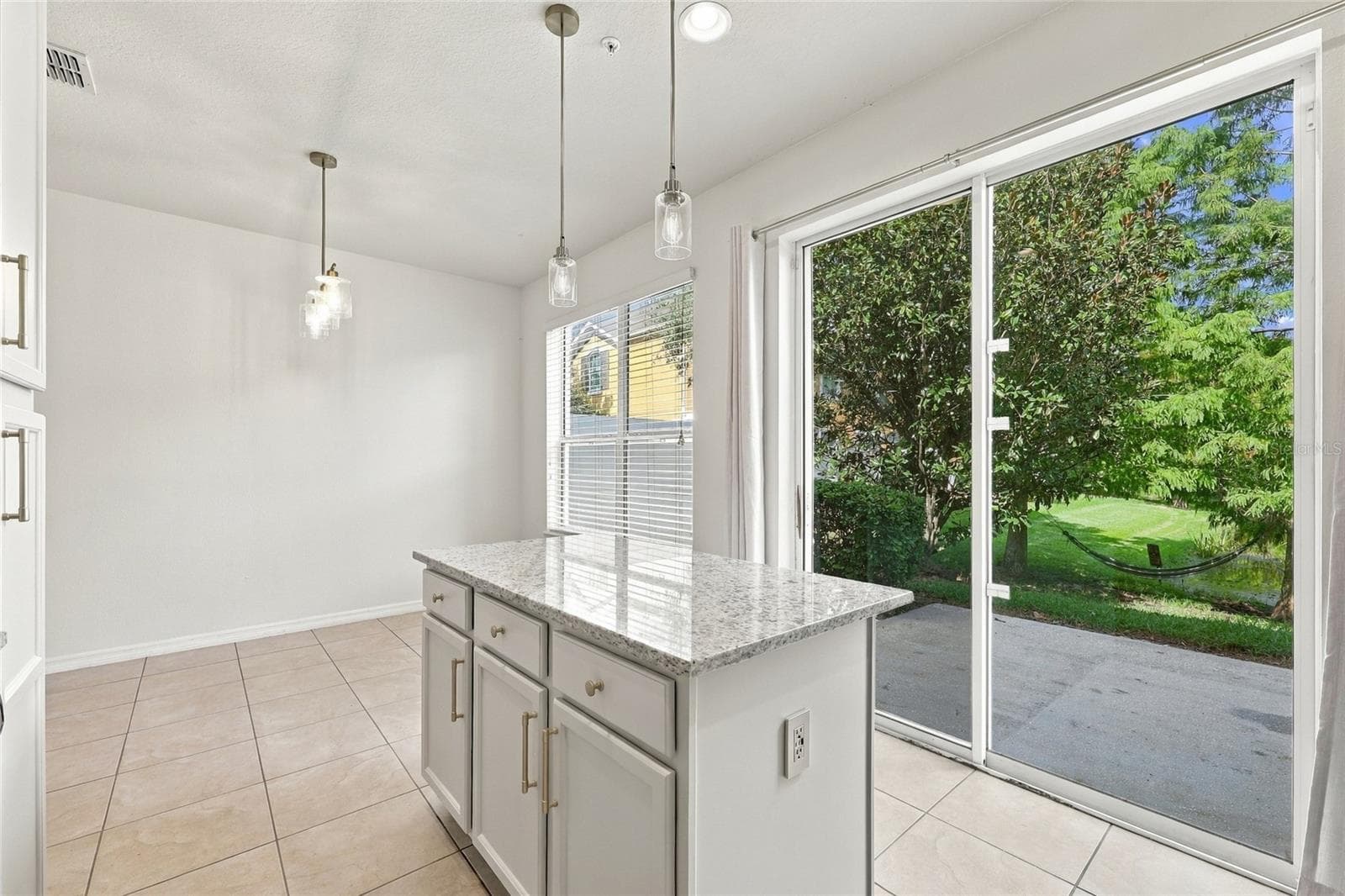 Townhouse at 9649 SILVER BUTTONWOOD ST, ORLANDO, photo 11 of 36