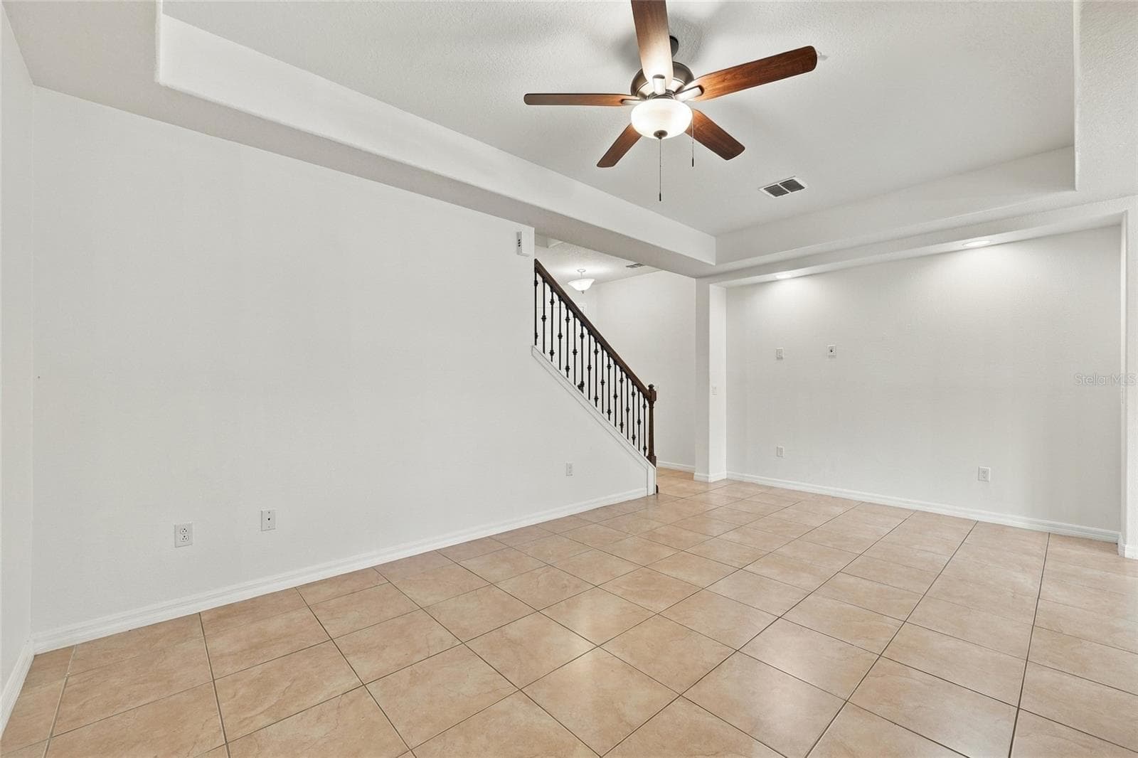 Townhouse at 9649 SILVER BUTTONWOOD ST, ORLANDO, photo 12 of 36