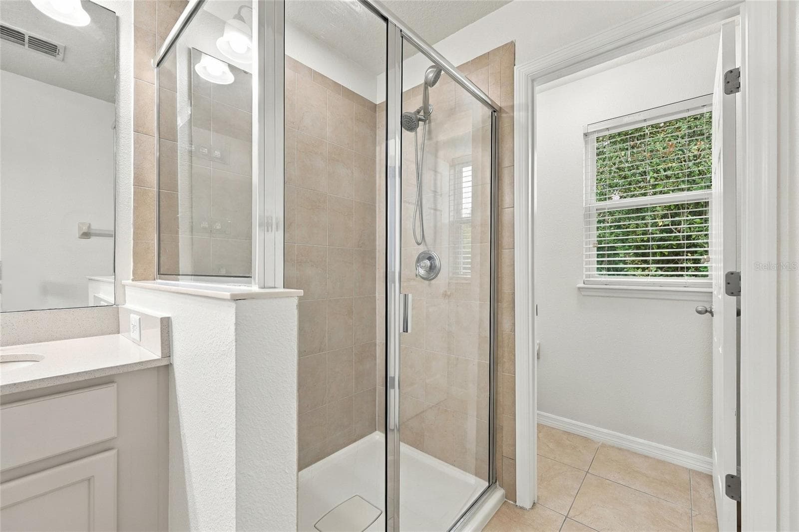 Townhouse at 9649 SILVER BUTTONWOOD ST, ORLANDO, photo 18 of 36