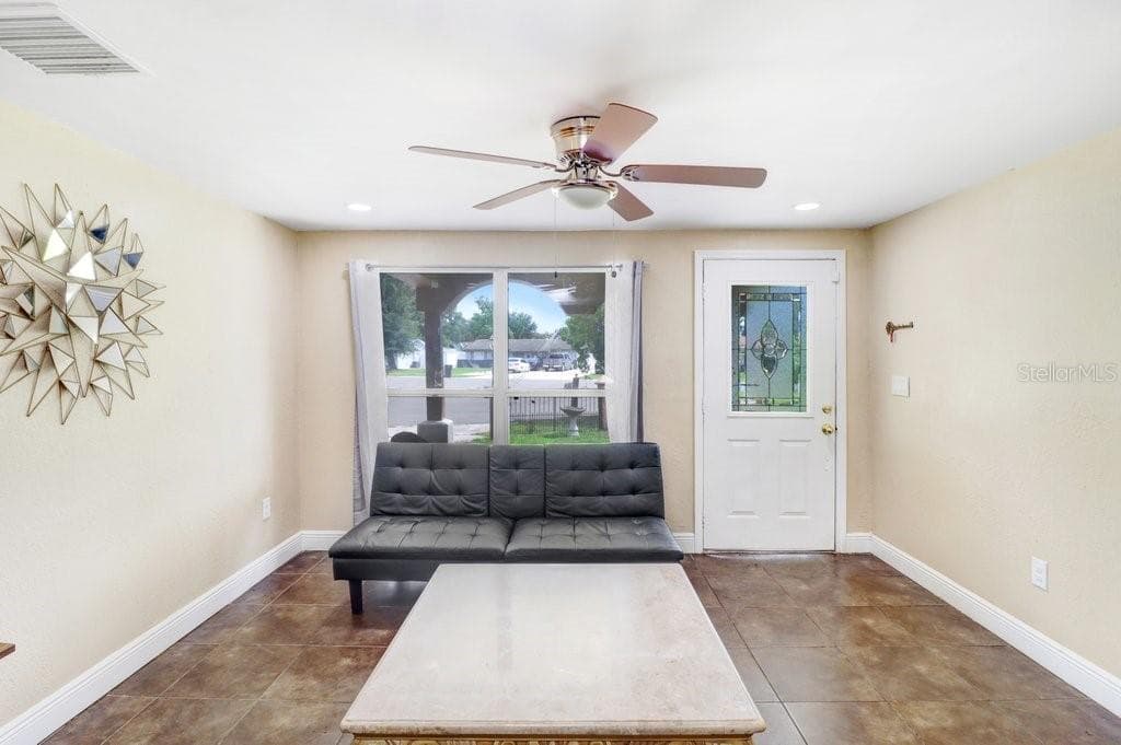 Single Family Residence at 6720 FORRESTVALE LN, TAMPA, photo 33 of 41