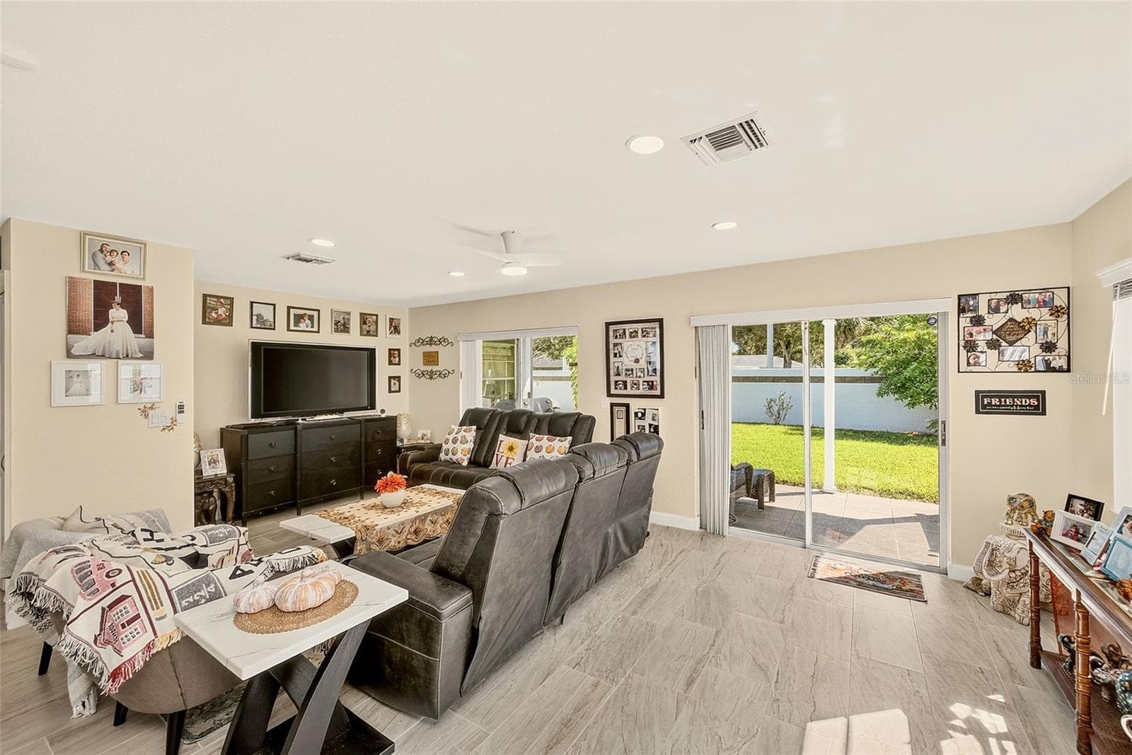GREAT ROOM - 8747 GLEN LAKES BLVD N, ST PETERSBURG