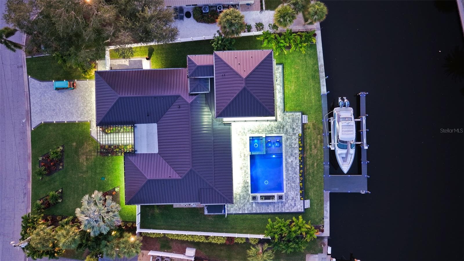 Single Family Residence at 809 IDLEWILD WAY, SARASOTA, photo 8 of 50