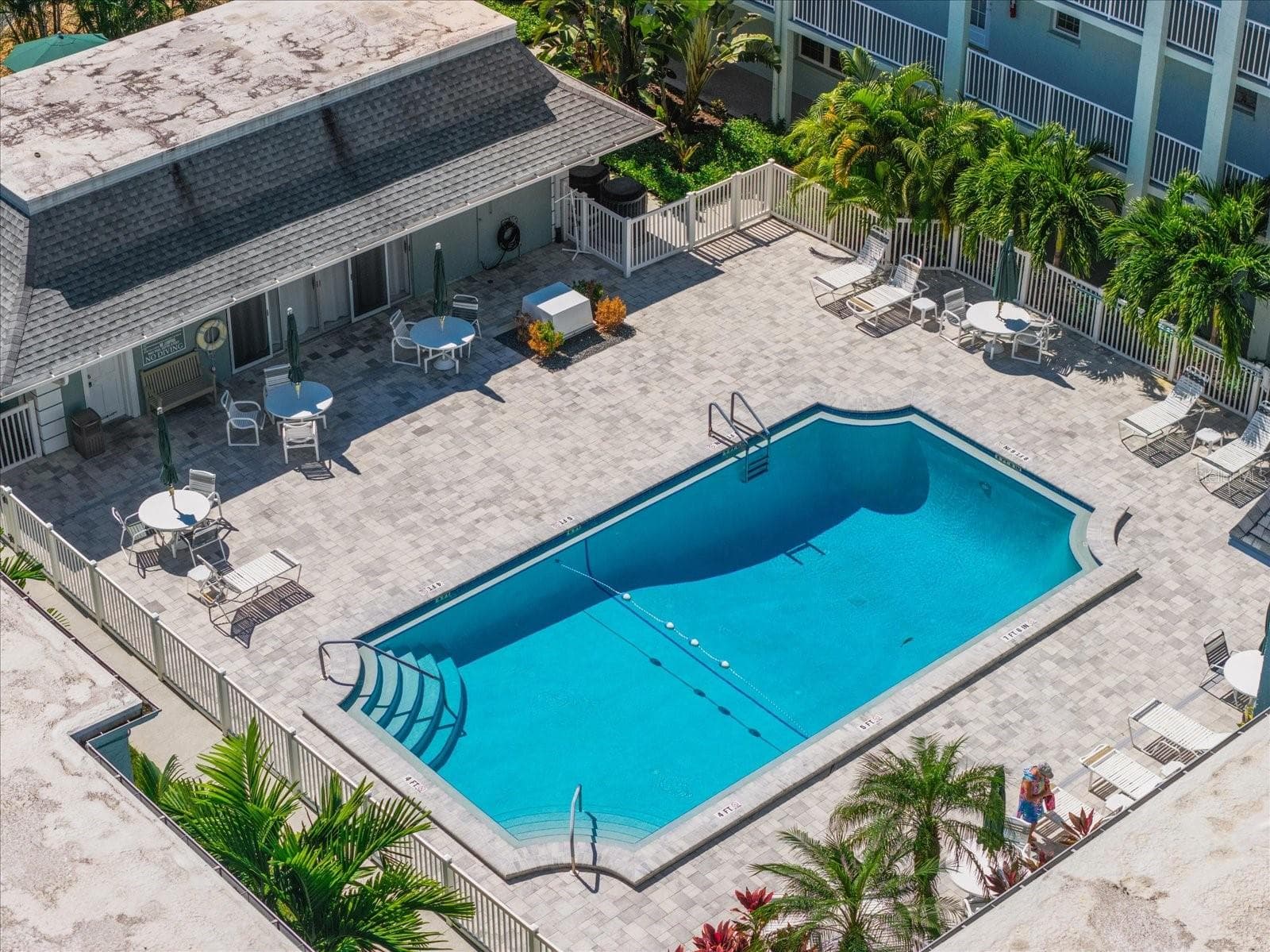 Heated pool and clubhouse aerial - 1706 BELLEAIR FOREST DR #238, BELLEAIR