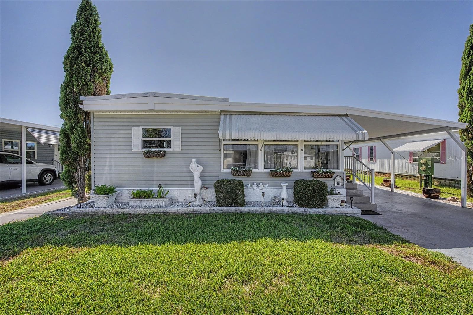 18 DRURY LN