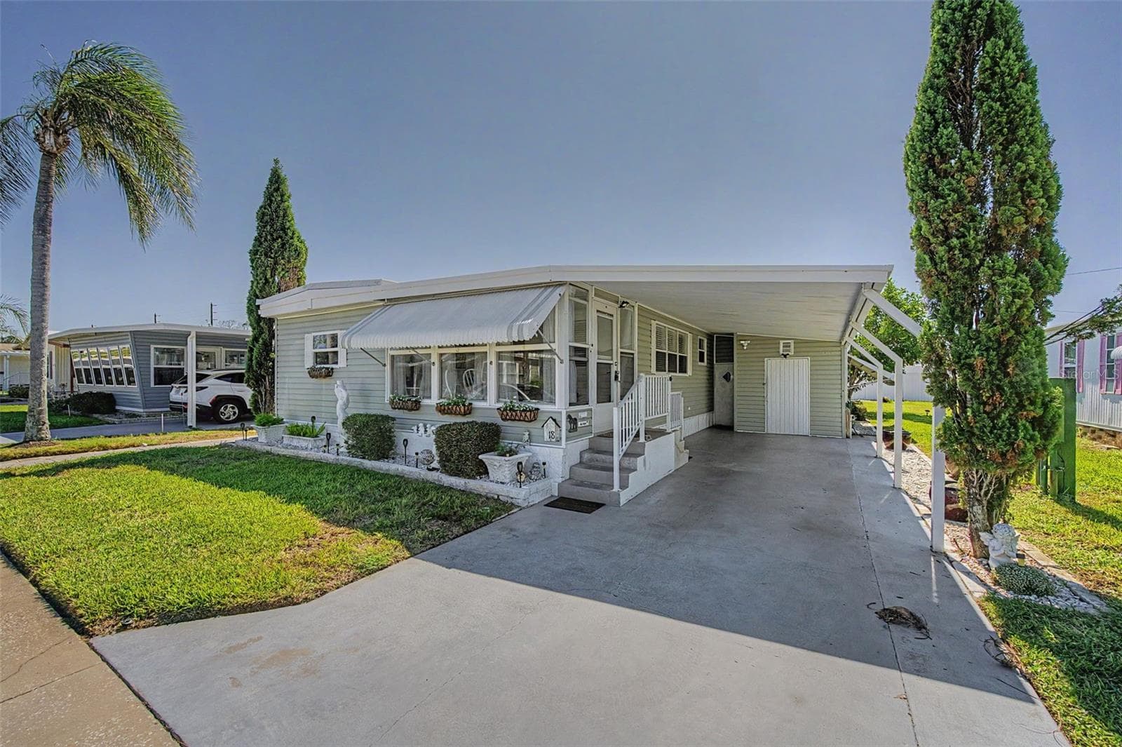 Mobile Home at 18 DRURY LN, TARPON SPRINGS, photo 13 of 84