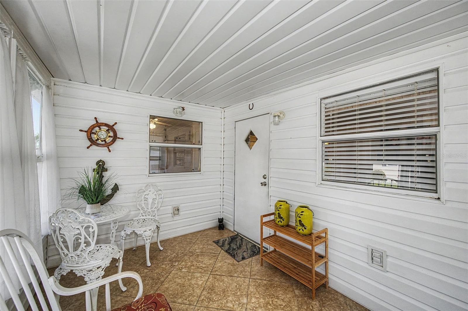 Front Florida room - 18 DRURY LN, TARPON SPRINGS