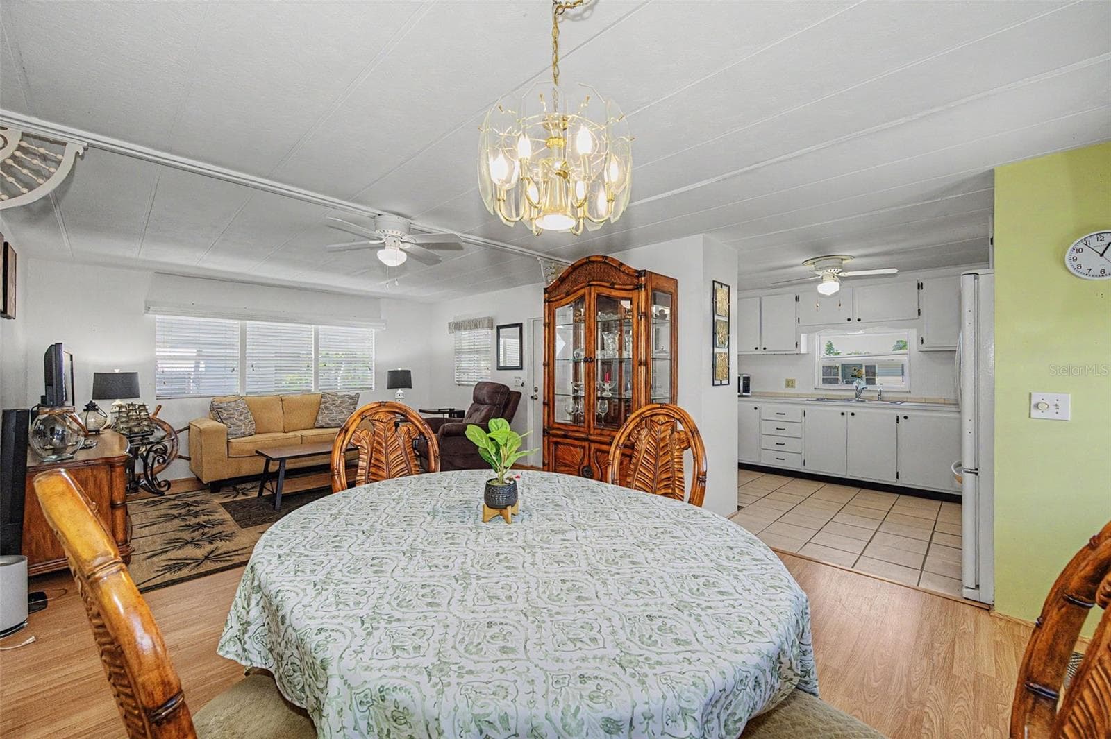 Mobile Home at 18 DRURY LN, TARPON SPRINGS, photo 7 of 84