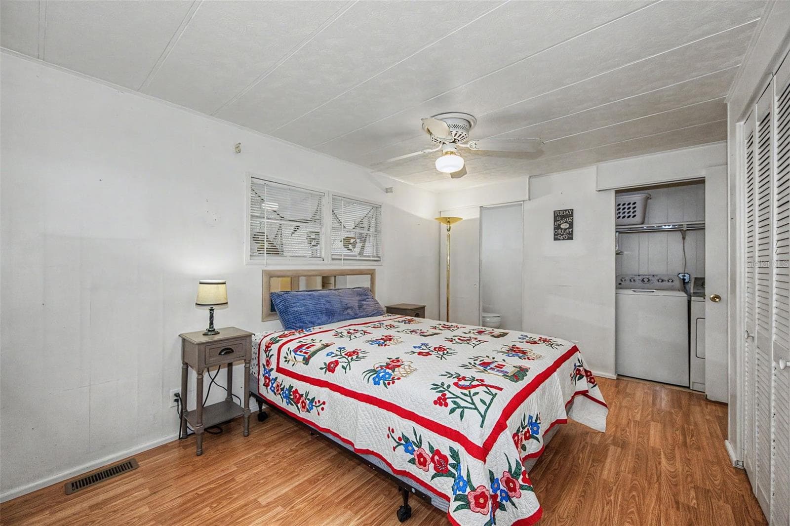with ensuite bath... - 18 DRURY LN, TARPON SPRINGS