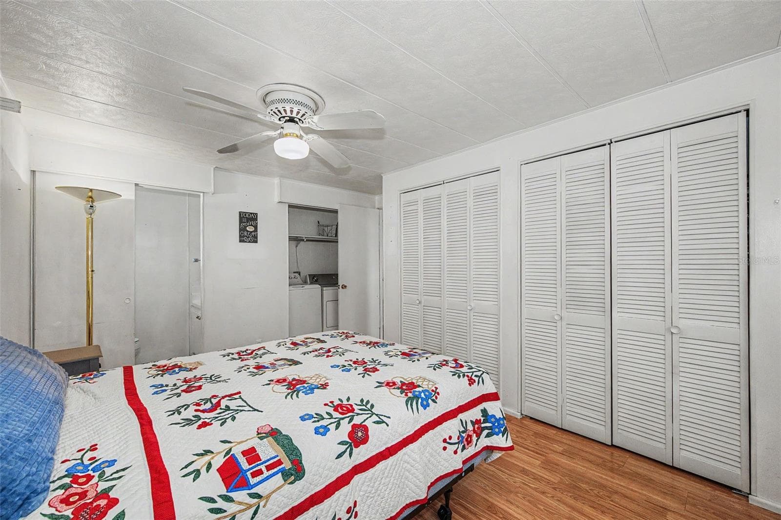 Primary bdrm w/ensuite bath and laundry closet - 18 DRURY LN, TARPON SPRINGS