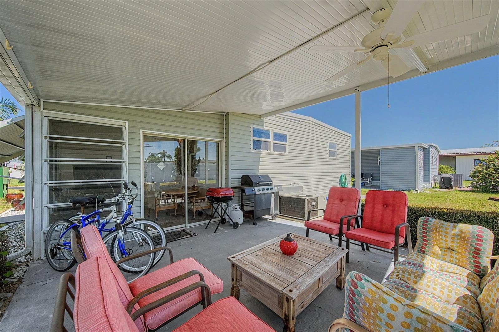 Mobile Home at 18 DRURY LN, TARPON SPRINGS, photo 35 of 84