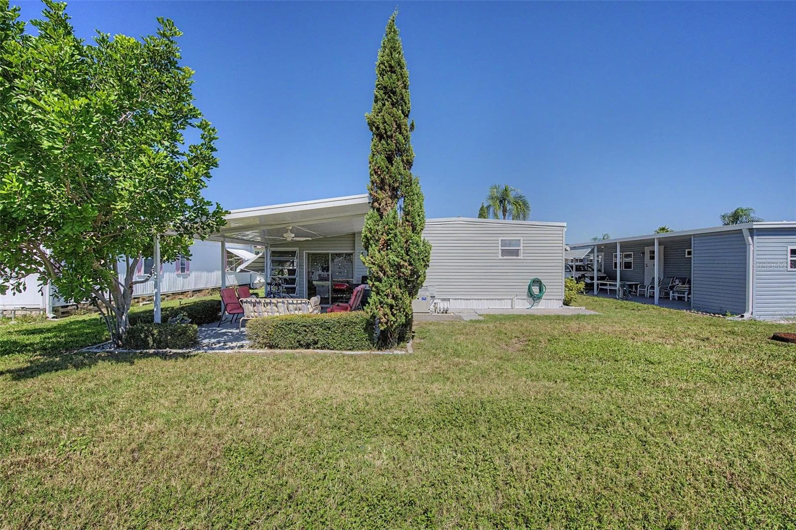 NO REAR NEIGHBORS - 18 DRURY LN, TARPON SPRINGS