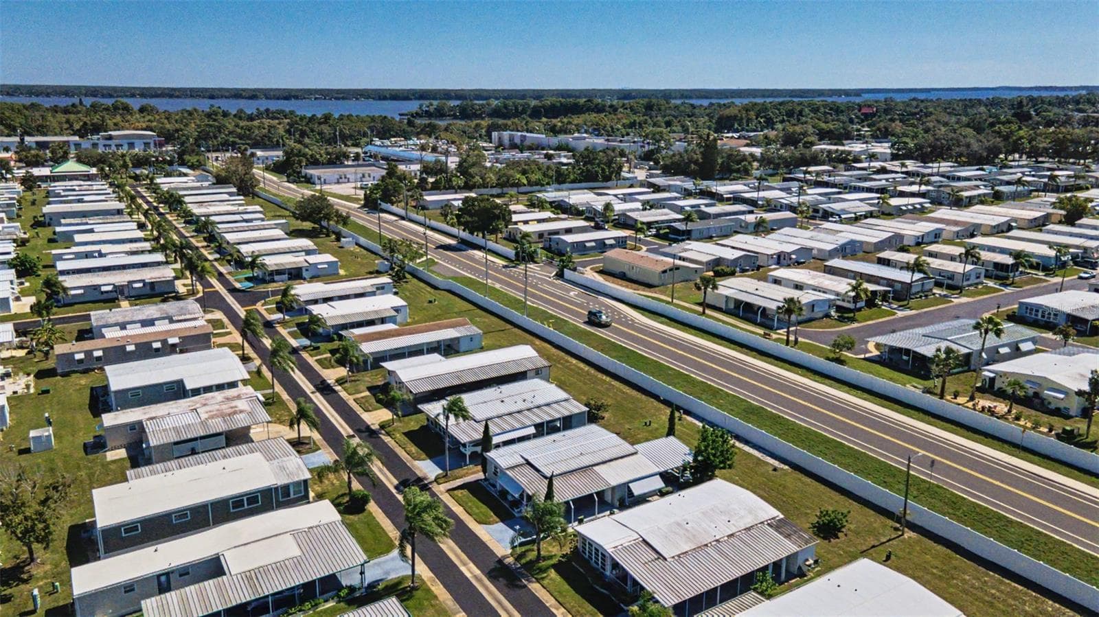 Mobile Home at 18 DRURY LN, TARPON SPRINGS, photo 41 of 84