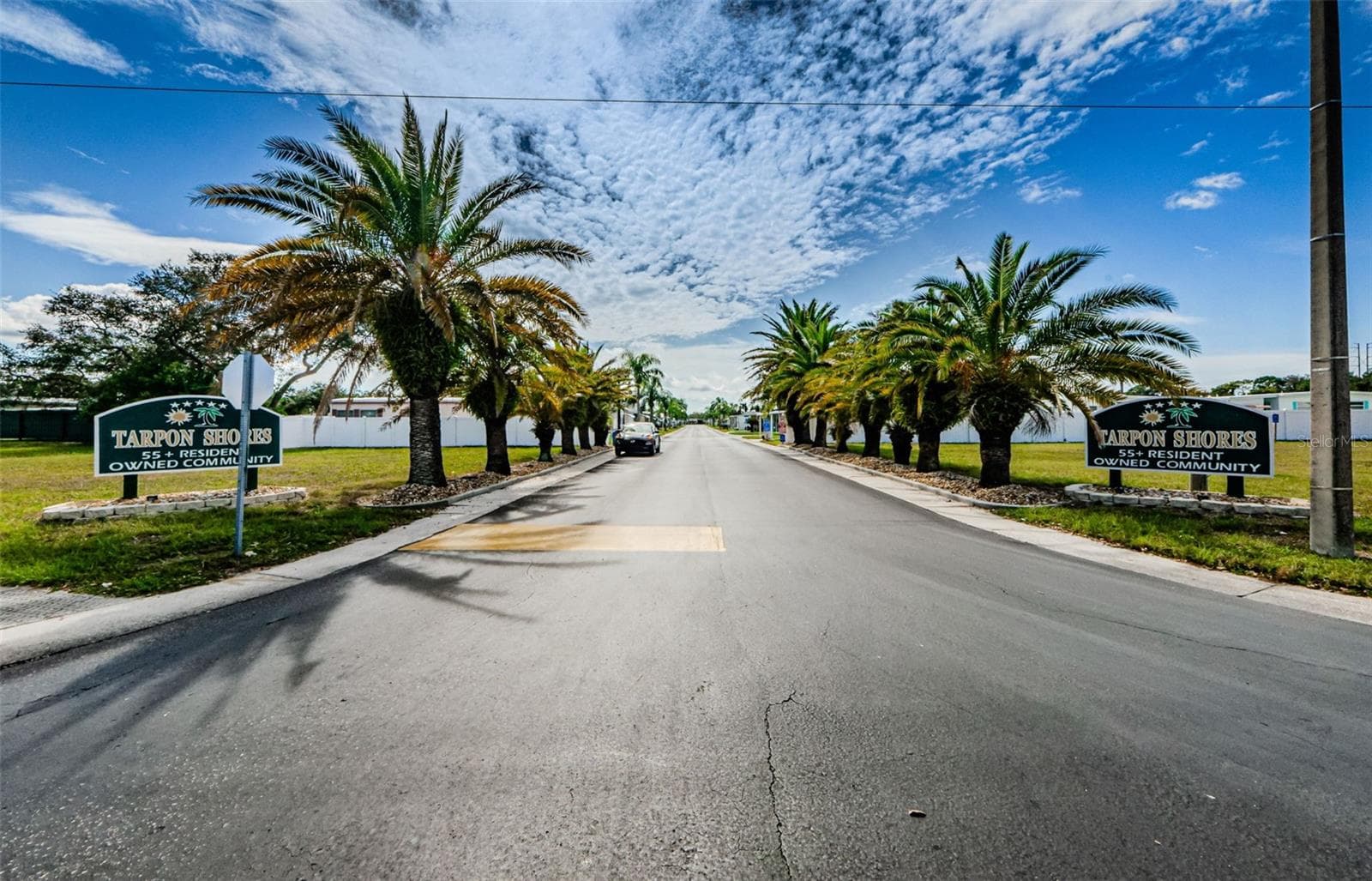 USE THIS ENTRANCE! - 18 DRURY LN, TARPON SPRINGS