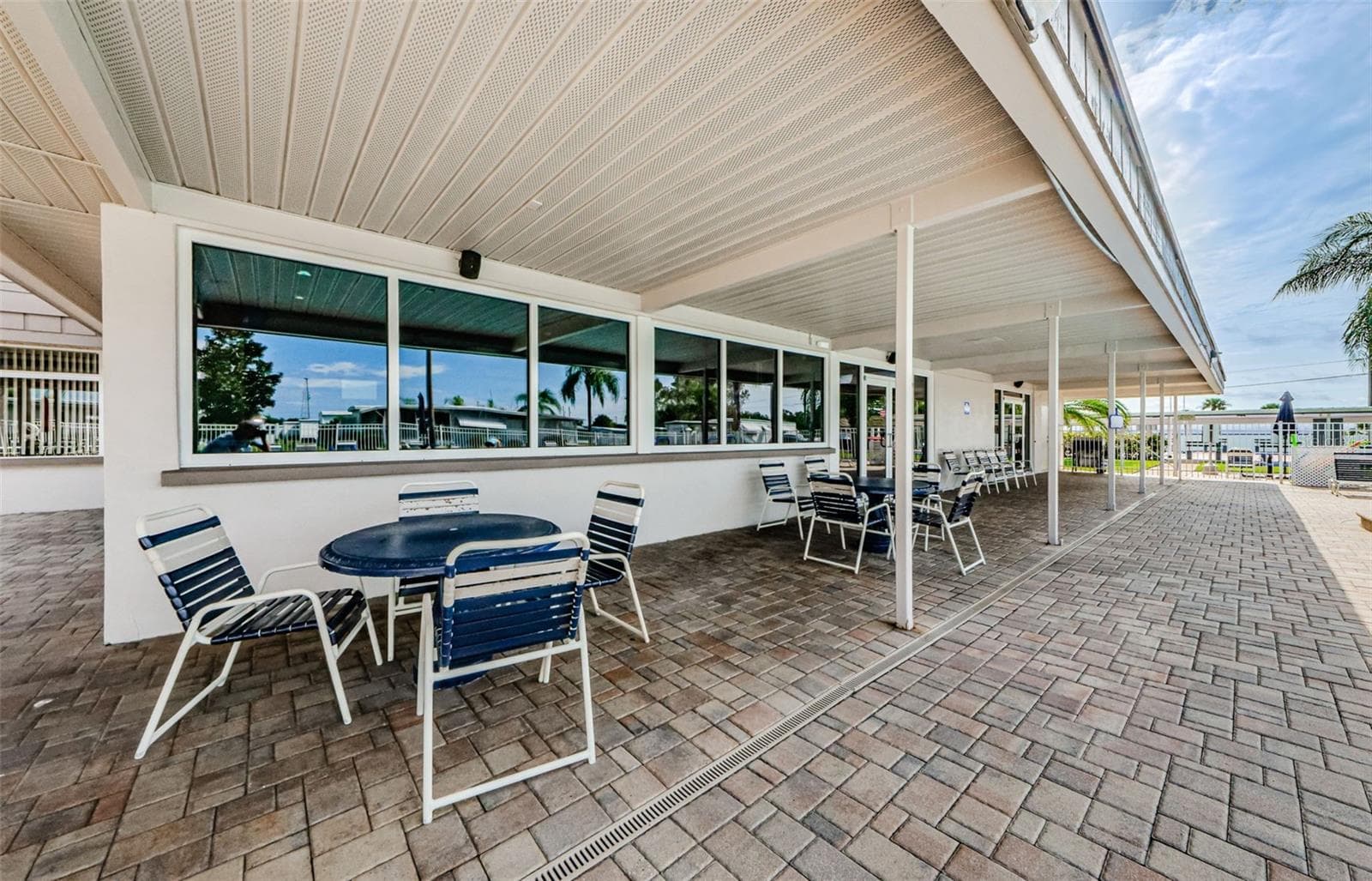 Mobile Home at 18 DRURY LN, TARPON SPRINGS, photo 49 of 84