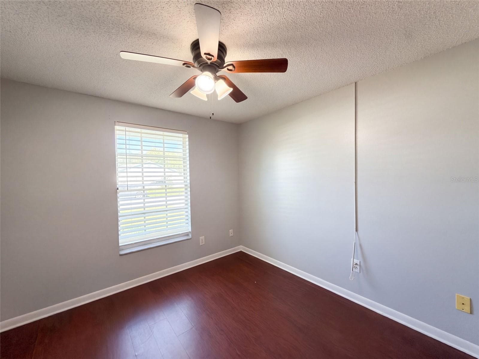 Single Family Residence at 16005 WOODPINE DR, TAMPA, photo 9 of 16