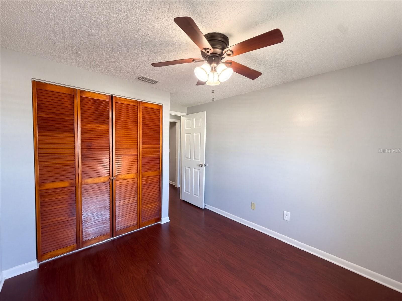 Single Family Residence at 16005 WOODPINE DR, TAMPA, photo 10 of 16