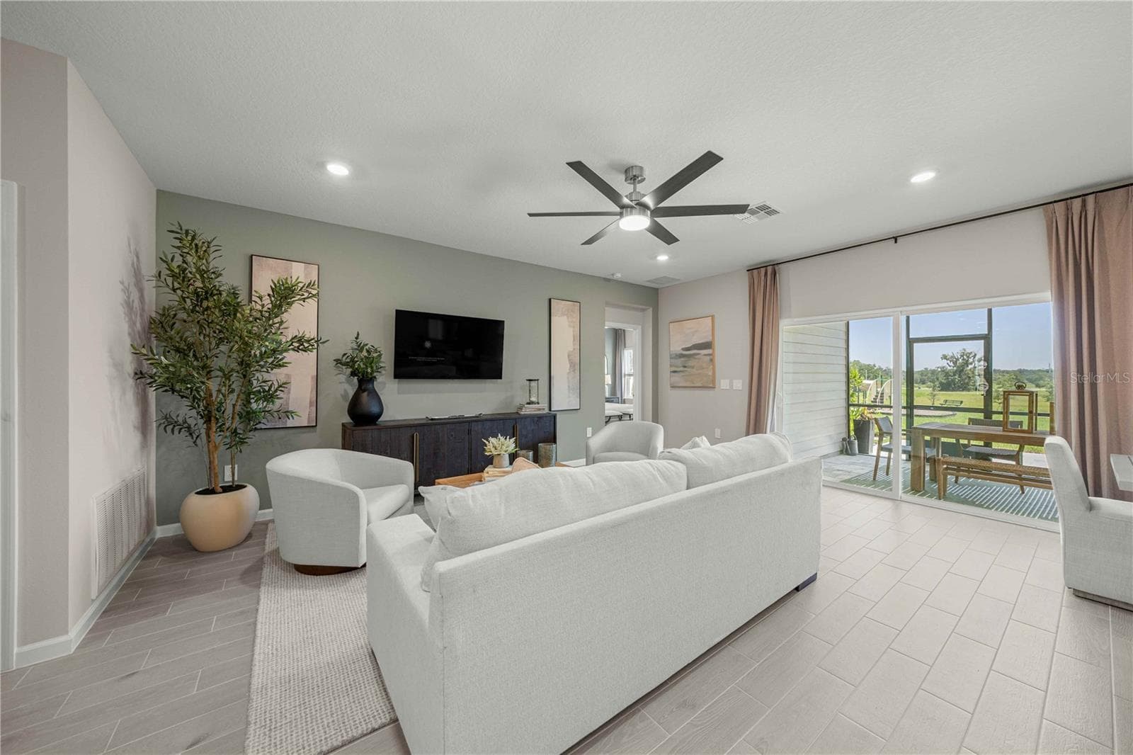 Single Family Residence at 8947 SW 69TH TER, OCALA, photo 4 of 30