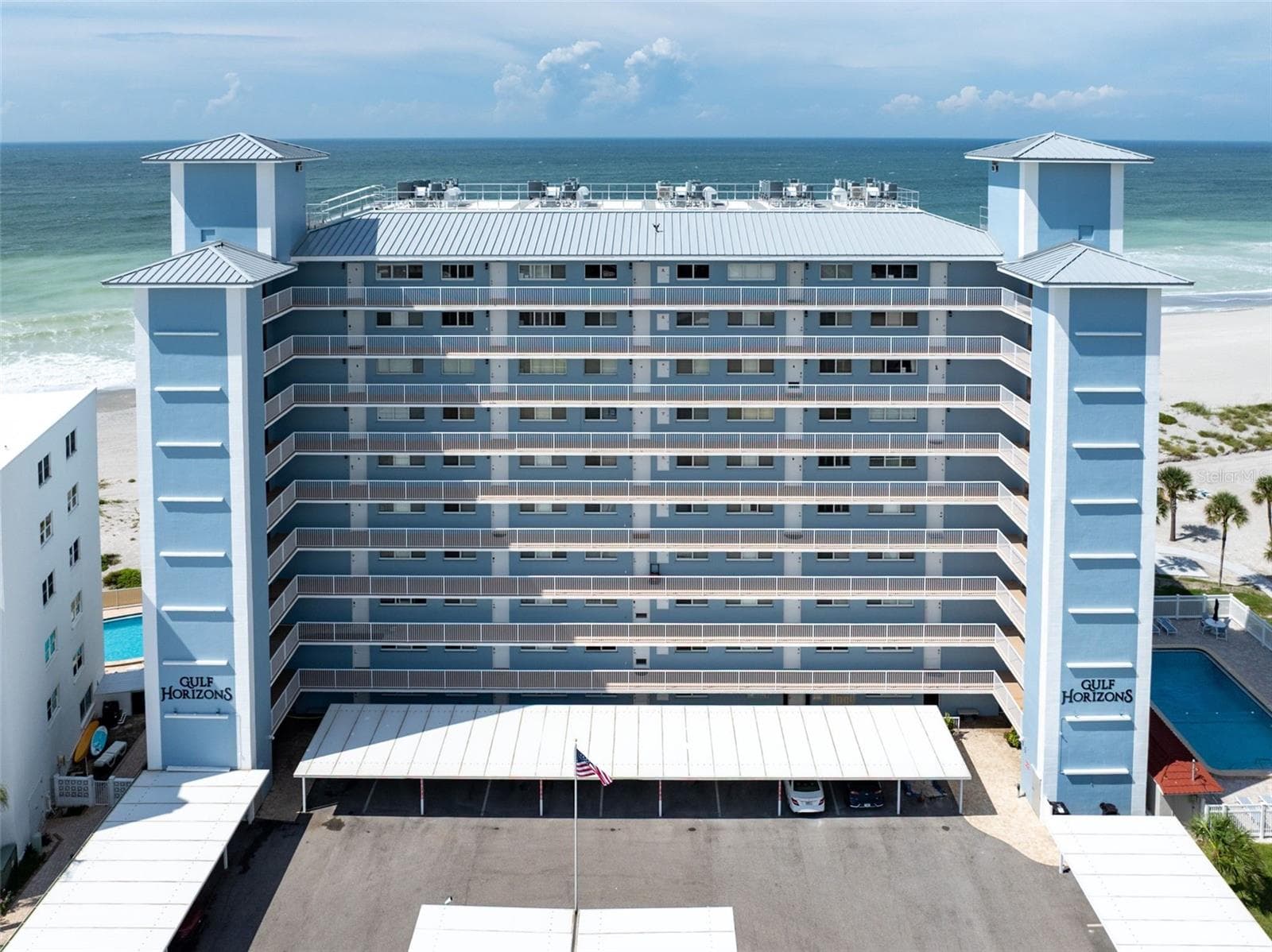 Front view of the community. - 555 THE ESPLANADE N #1001, VENICE