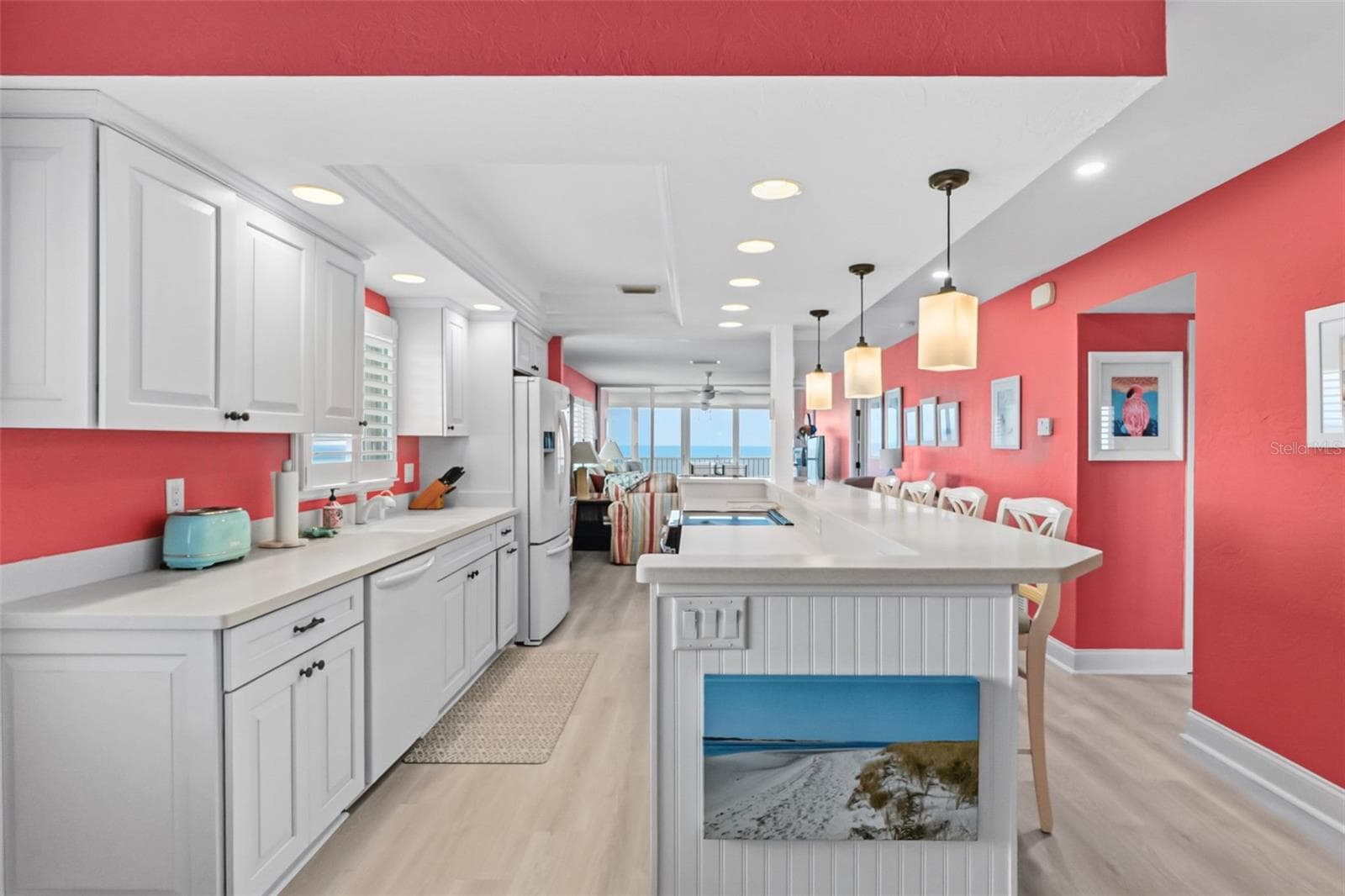 View of your gourmet kitchen. - 555 THE ESPLANADE N #1001, VENICE