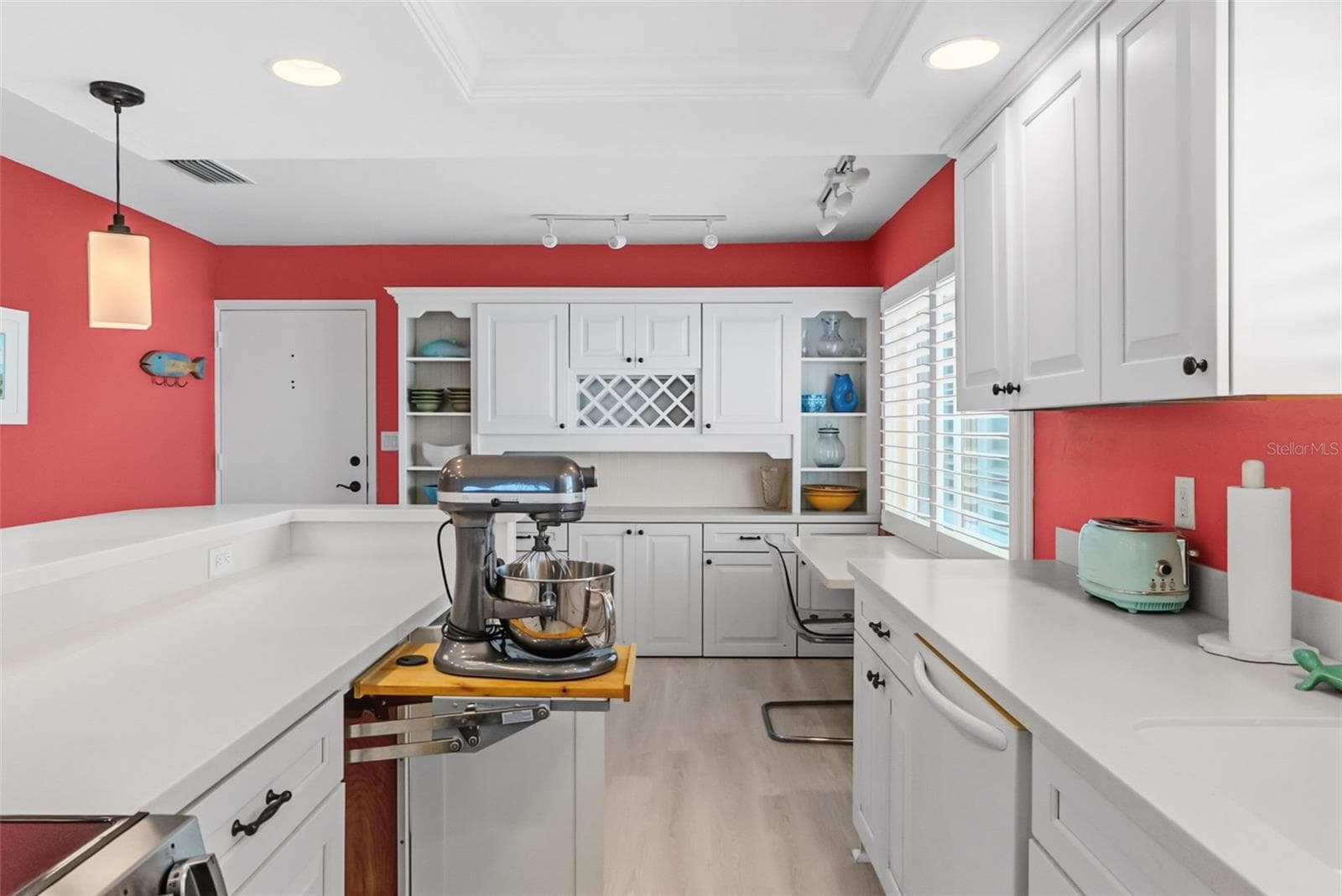 The kitchen also includes a cleaver cabinet for your professional mixer. - 555 THE ESPLANADE N #1001, VENICE