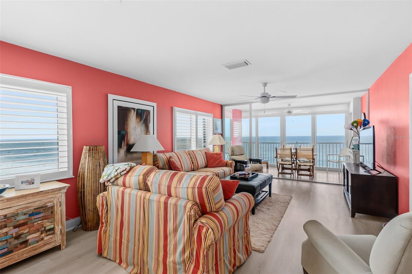 View of the family room from the edge of the kitchen. - 555 THE ESPLANADE N #1001, VENICE