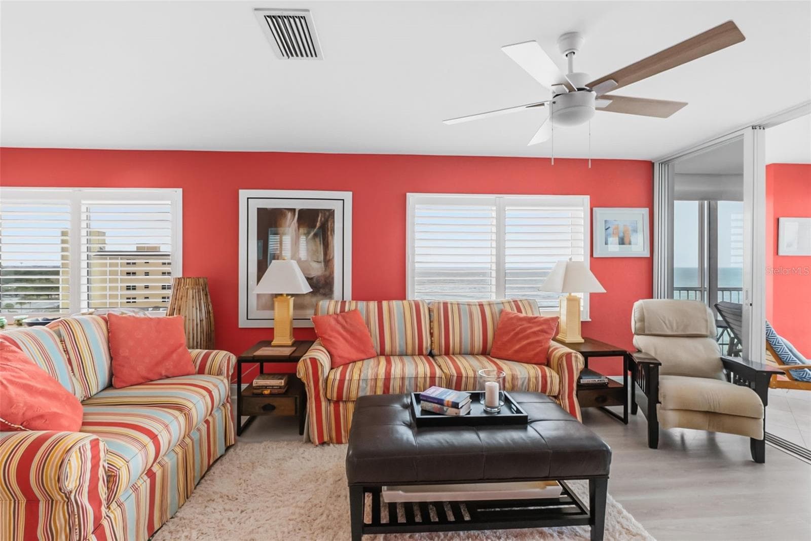 The open plan, combo kitchen and family room are light and bright with the plentiful windows. - 555 THE ESPLANADE N #1001, VENICE